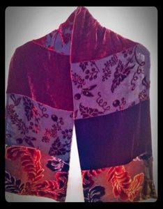 NWT Nick & Nora Silk and Velvet Wrap